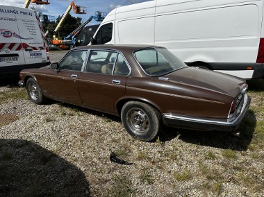 Jaguar xj40-1