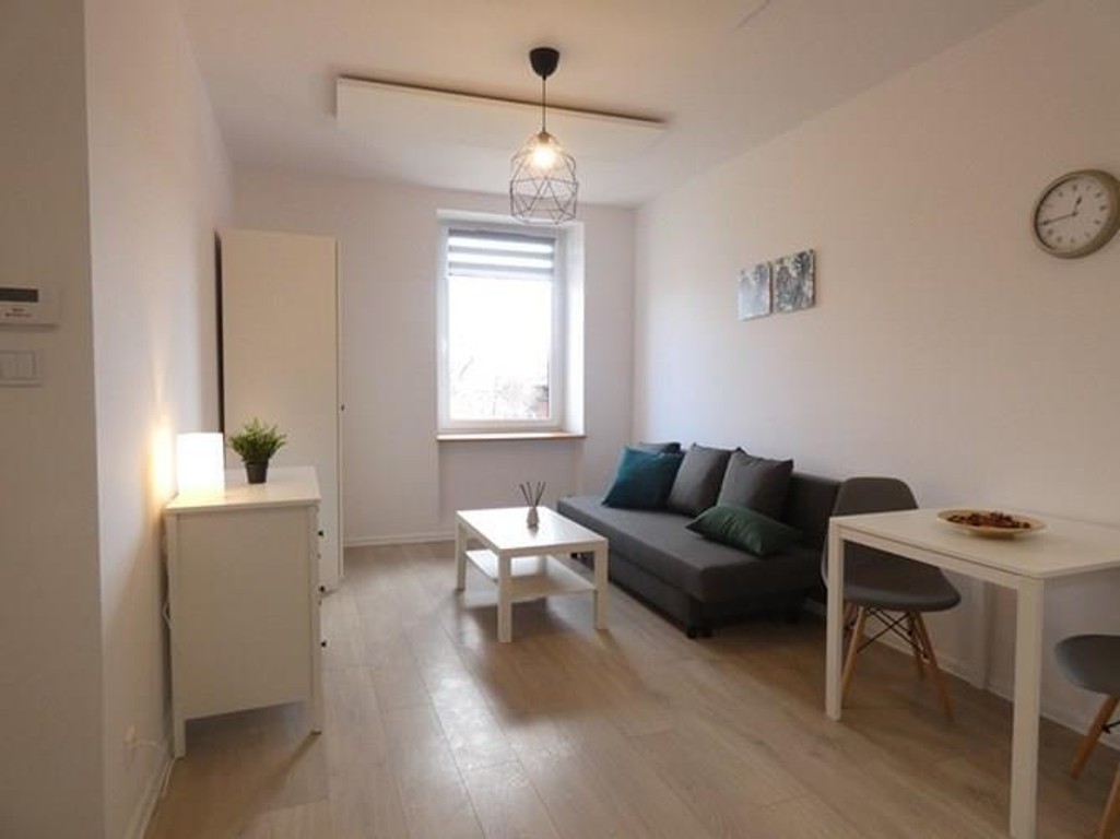 Kawalerka do wynajęcia, 24 m² Załęże, Pokoju