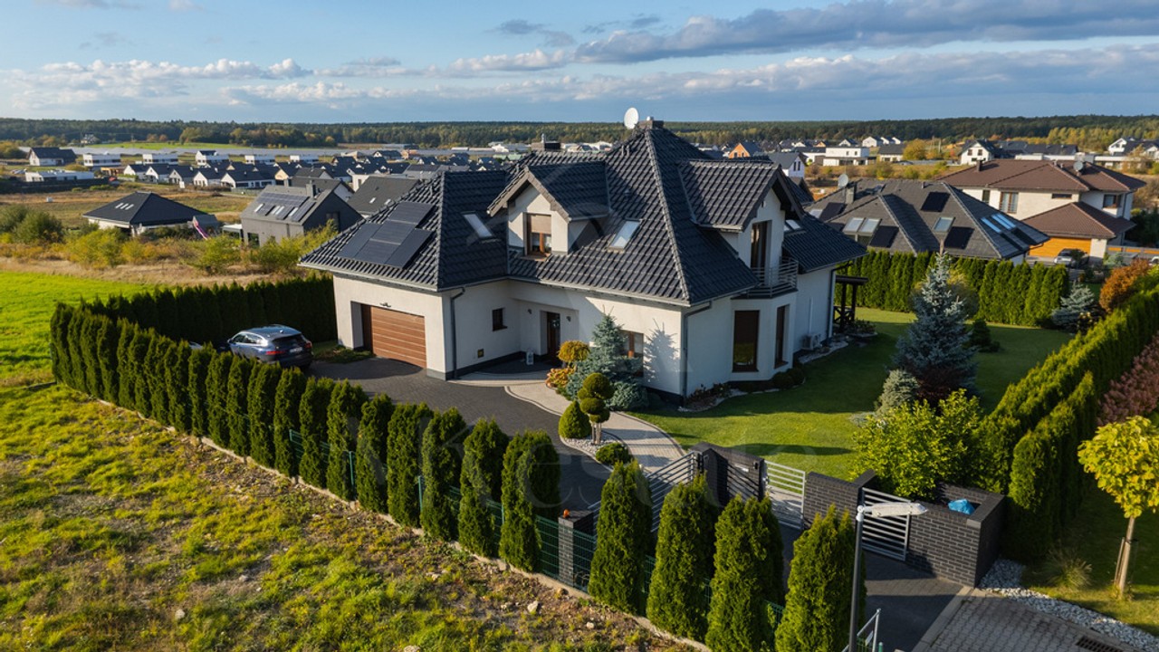 Dom na sprzedaż, 9 pokoi, 205 m², Świerklaniec