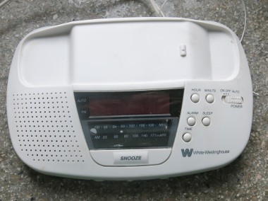 Nietypowe radio z wbudowanym aparatem telefonicznym firmy White-Westinghouse-1