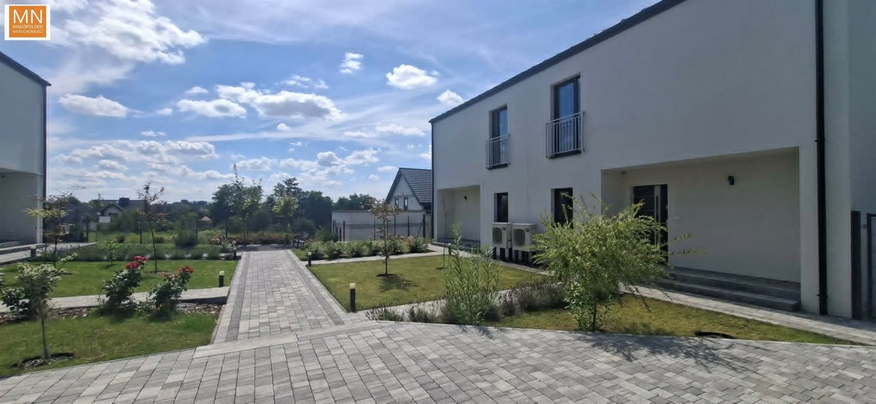 ŁUCZYCE , 6 pokoi, OGRÓDEK, PARKING,PKP,MPK,LAS