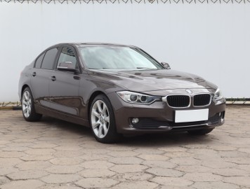 BMW SERIA 3 , Automat, Navi, Xenon, Bi-Xenon, Klima, Tempomat, Parktronic