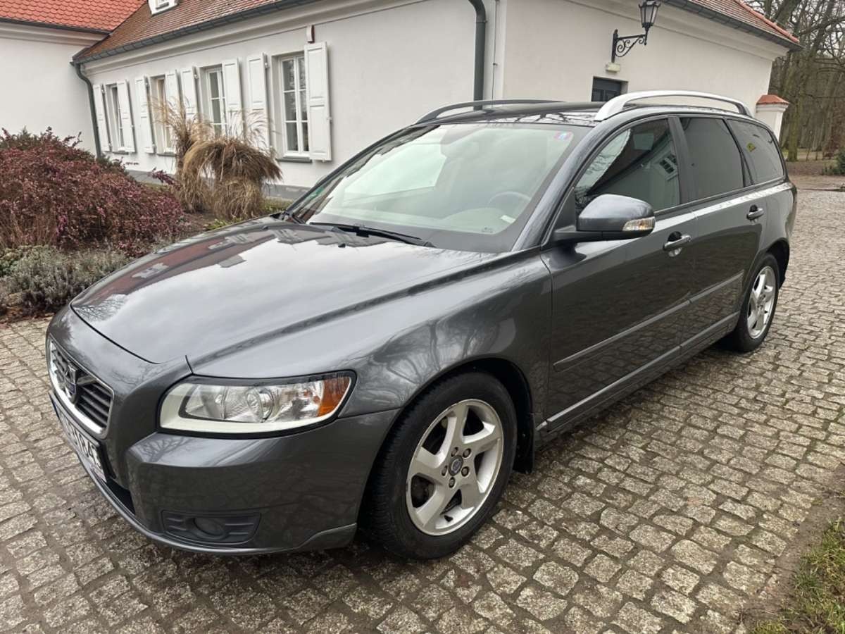 Volvo V50 II