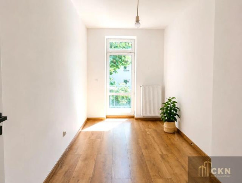 Kamienica po remoncie, 2 pokoje balkon