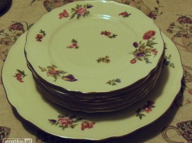 Porcelanowy komplet talerzy deserowych 6+1-1