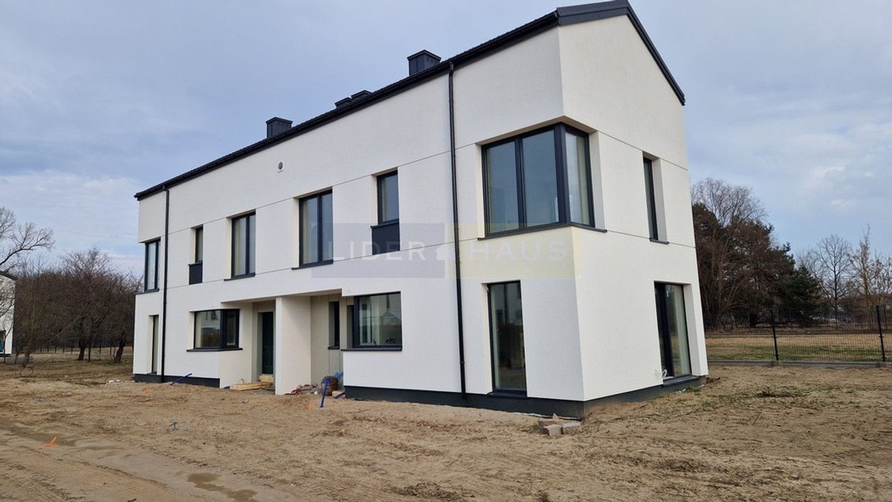 Nowoczesny bliźniak 126 m² z garażem, stan dewelop
