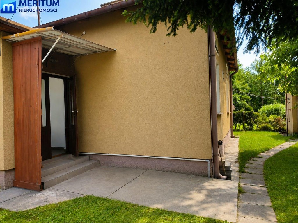 Dom z dużą działką 1140 m² – idealny do zamieszkania lub inwestycji! - Widok 2