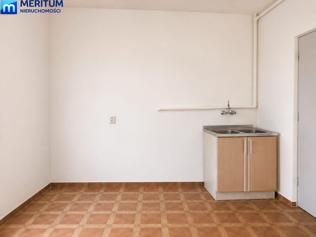 Dom z dużą działką 1140 m² – idealny do zamieszkania lub inwestycji! - Widok 5