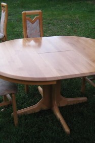 Stół z drewna jesionowego oraz 4 pokryte tapicerką krzesła-2