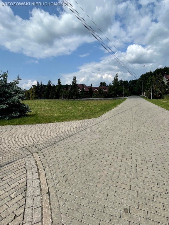 Obok parku w Powsinie, budowlana 2884 m², MPZP. - Więcej