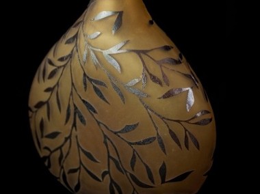 Niespotykany płaski wazon szklany; wzory roślinne-1