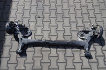 HYUNDAI I20 III TYLNA BELKA ZAWIESZENIA OŚ NA BĘBNY LIFT LIFTING 2023R
