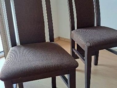 krzesła tapicerowane drewniane -1
