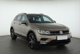 Volkswagen Tiguan , Salon Polska, DSG, Navi, Klimatronic, Tempomat, Parktronic