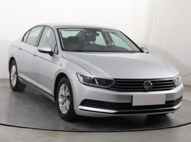 Volkswagen Passat B8 , Salon Polska, Navi, Klimatronic, Tempomat, Parktronic-1