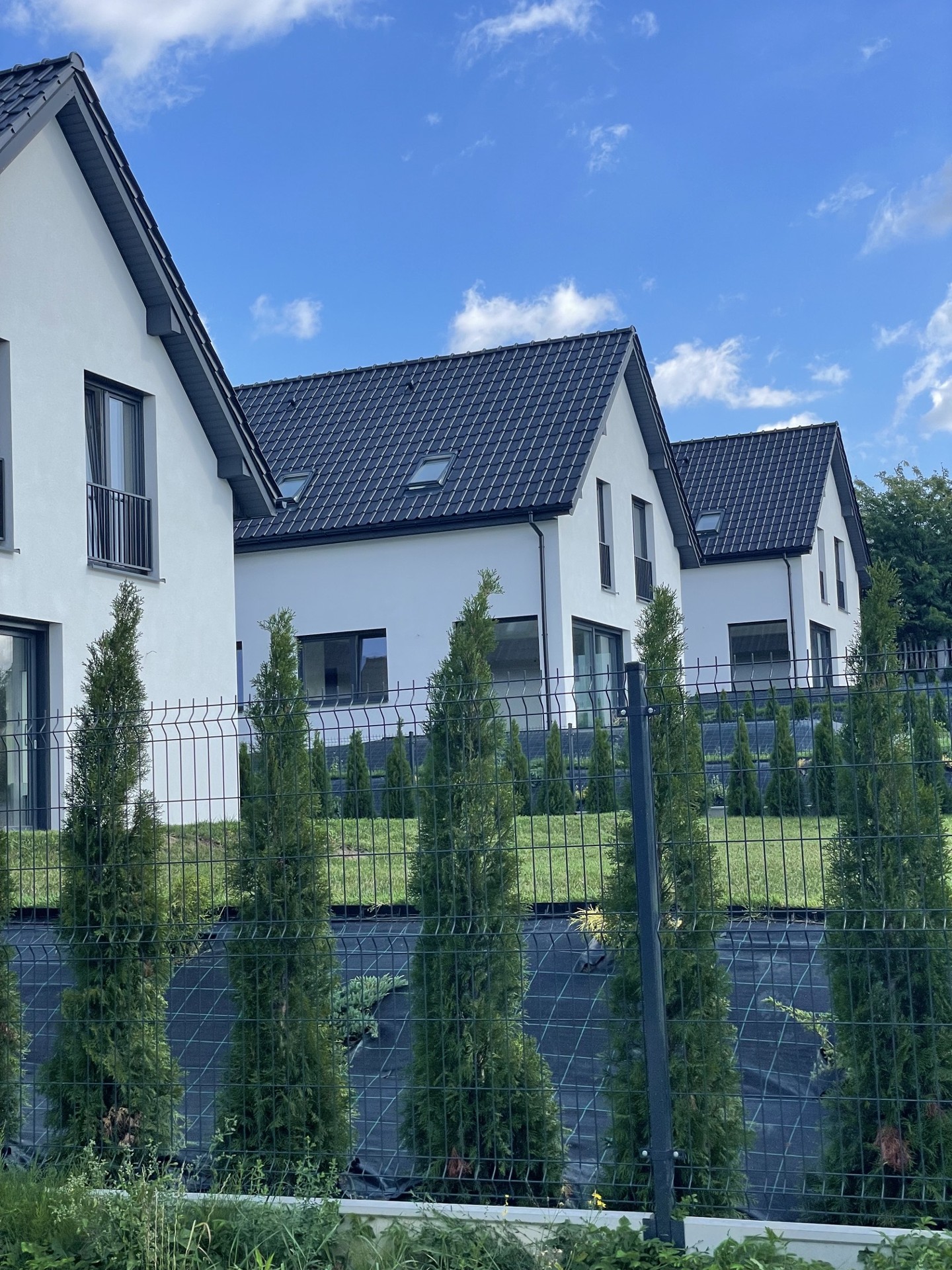 Własciciel sprzeda nowoczesny dom wolnostojący w Masłomiacej gmina Michałowice