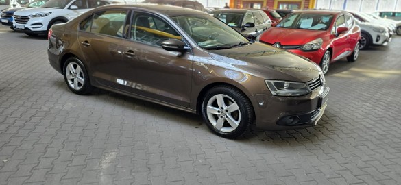 Volkswagen Jetta VI ZOBACZ OPIS !! W podanej cenie roczna gwarancja