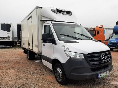 Mercedes-Benz Sprinter-1