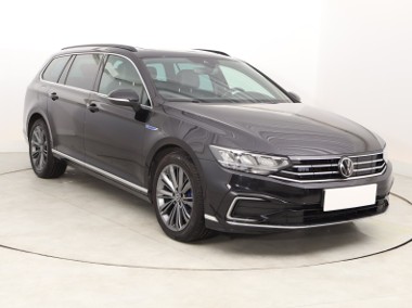 Volkswagen Passat B8 , Automat, Skóra, Navi, Klimatronic, Tempomat, Parktronic,-1