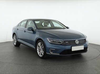 Volkswagen Passat B8 , Serwis ASO, Automat, Skóra, Navi, Klimatronic, Tempomat,-1