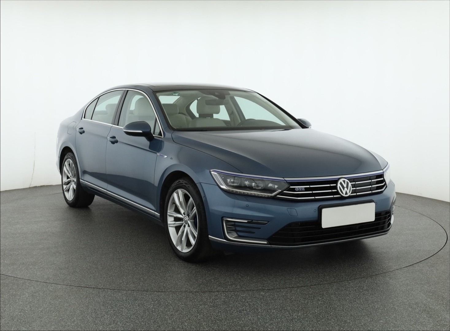 Volkswagen Passat B8 , Serwis ASO, Automat, Skóra, Navi, Klimatronic, Tempomat,