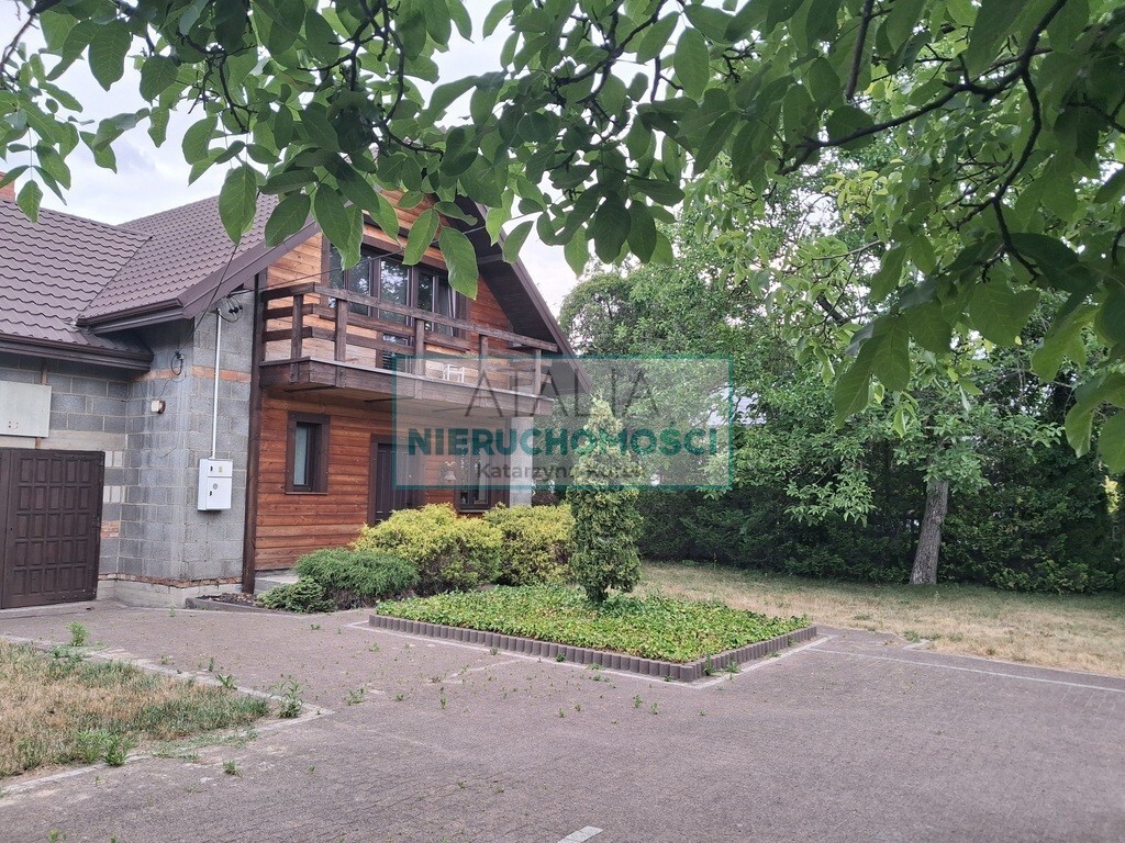 Dom wolnostojący z altana i pięknym ogrodem - Widok 3