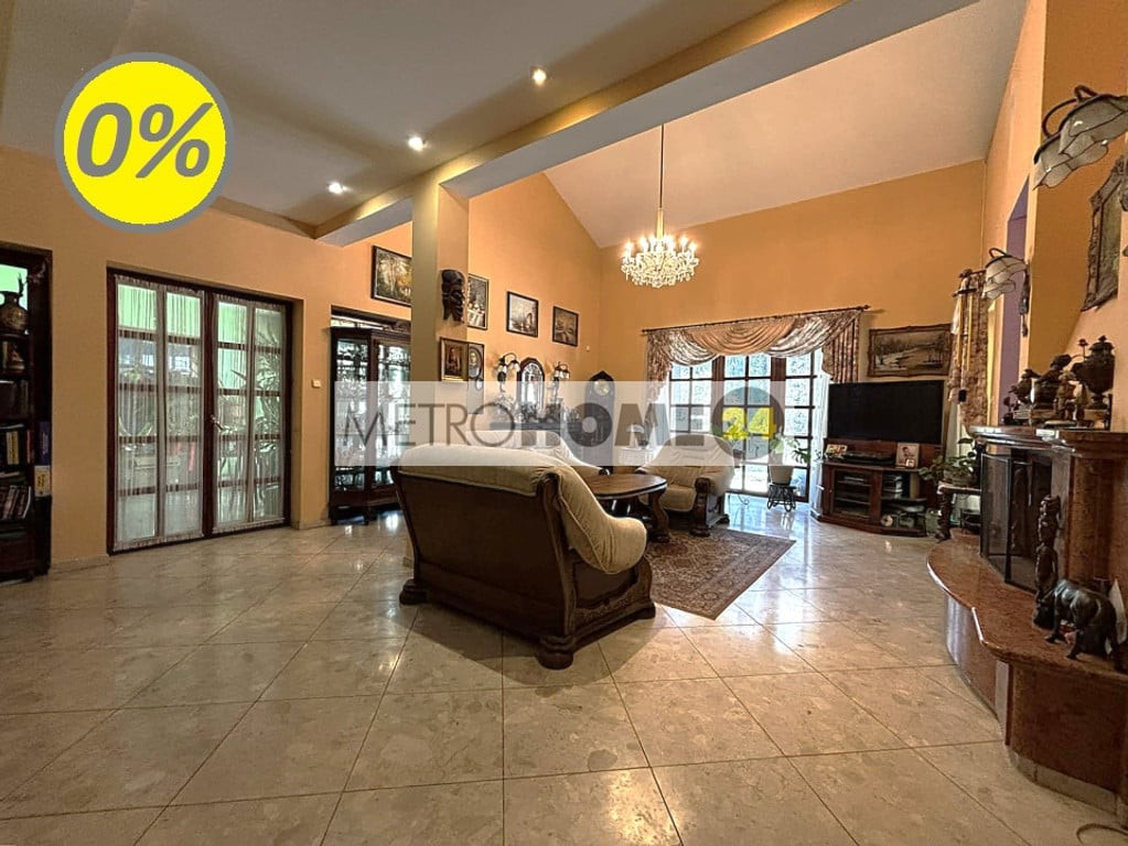 0% Prowizji - Stylowa architektura oraz wnętrza , przestronny dom z basenem ! - Widok 3