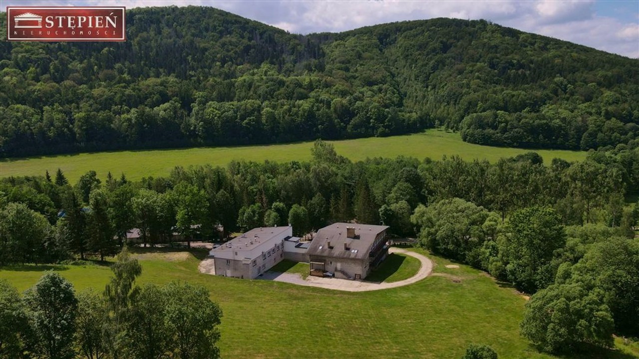 Dom na sprzedaż, 9 pokoi, 1966 m², Wojcieszów