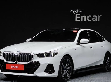 5 Series (G60) 530i xDrive M Sport 2025 Bezwypadkowy-1