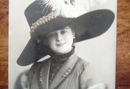 portret kobiety zdjęcie kartonikowe przedwojenne fotografia pocztówka moda 