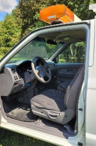 Nissan NP300 2.5D 130KM belka świetlna, hak, wciągarka 6000 kg, napęd 4x4+redukto-2