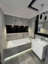 OSTATNIE PIĘTRO (2 Z 2)! 4 POKOJE (75m2), 2 ŁAZIENKI, GARDEROBA I 2 BALKONY! ZAMKNIĘTE, ZIELONE BAŻANTOWO (UL. BAŻANTÓW)