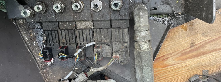 Manitou MHT 860 - rozdzielacz hydrauliczny-1