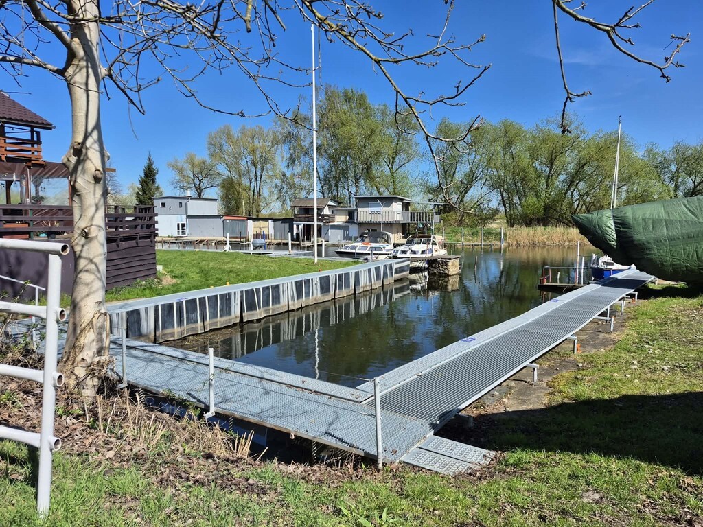 Działka nad wodą - Widok 2