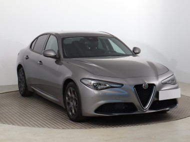 Alfa Romeo Giulia , Salon Polska, Serwis ASO, Automat, Xenon, Bi-Xenon,-1