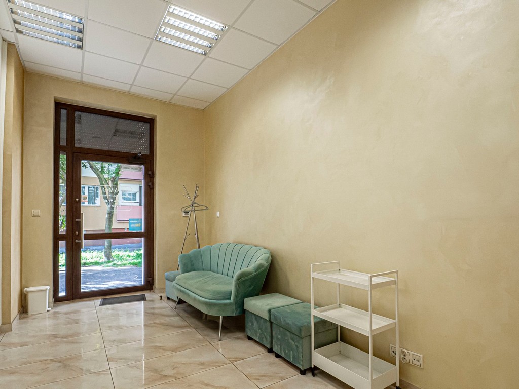 Lokal biurowo - usługowy w perfekcyjnej lokalizacji - tuż przy rynku - Widok 6