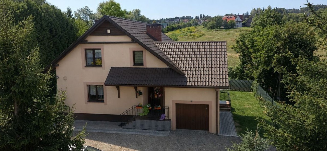 Dom z dużym ogrodem w Mogilanach | 16 arów | 2 str