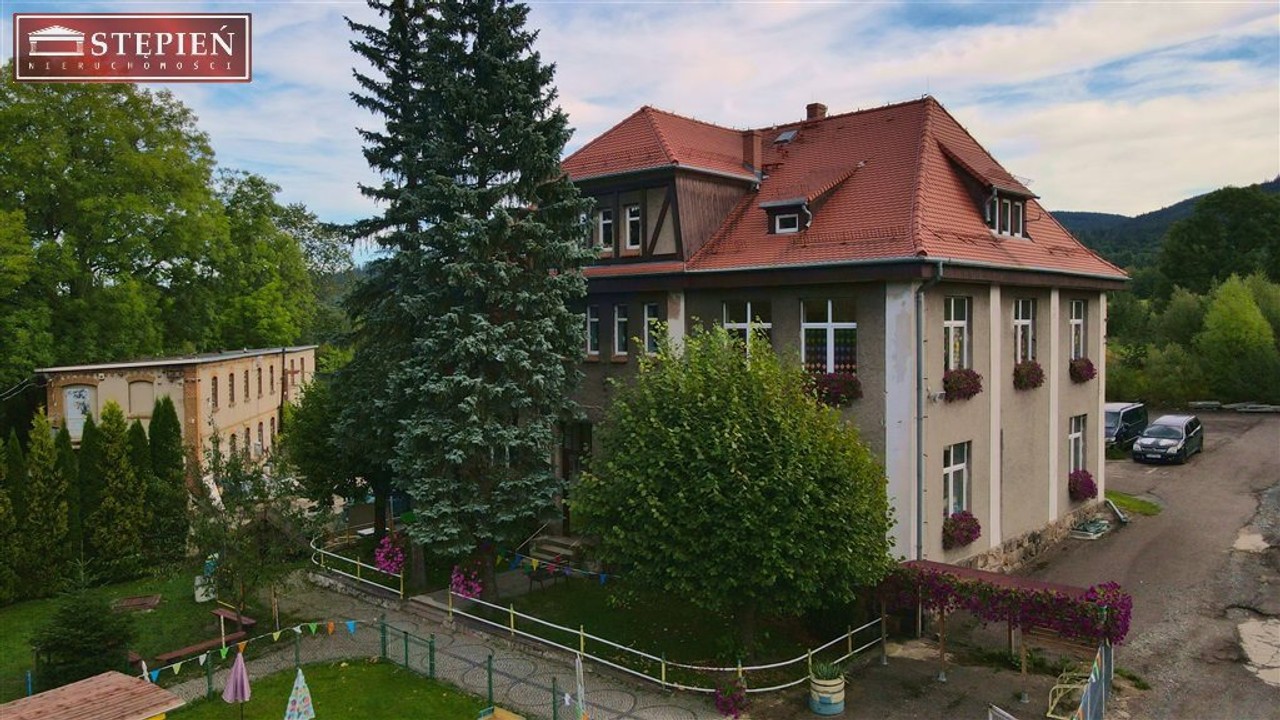 Dom na sprzedaż, 8 pokoi, 743 m², Kowary