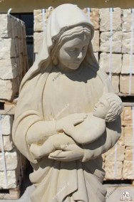 Rzeźba Matki Boskiej z piaskowca-2