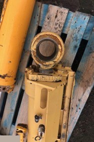 Liebherr L564 - Siłownik Wychyłu-2