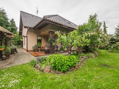 Dom wolnostojący w Oleśnicy z pięknym ogrodem-1