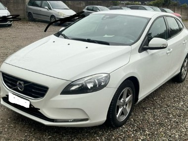 Volvo V40 II 2.0D 120KM Momentum - Full Serwis Volvo-1