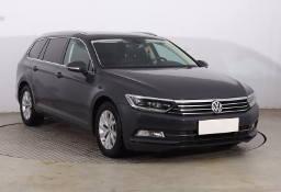 Volkswagen Passat B8 , Automat, Klimatronic, Tempomat, Parktronic