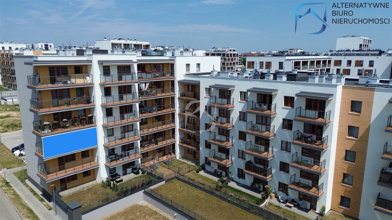 Ustawne mieszkanie 2 pokoje z dużym balkonem