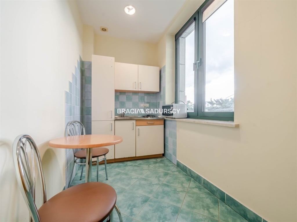 lokal biurowy w biurowcu 11 m² Pradnk Bialy - Widok 2