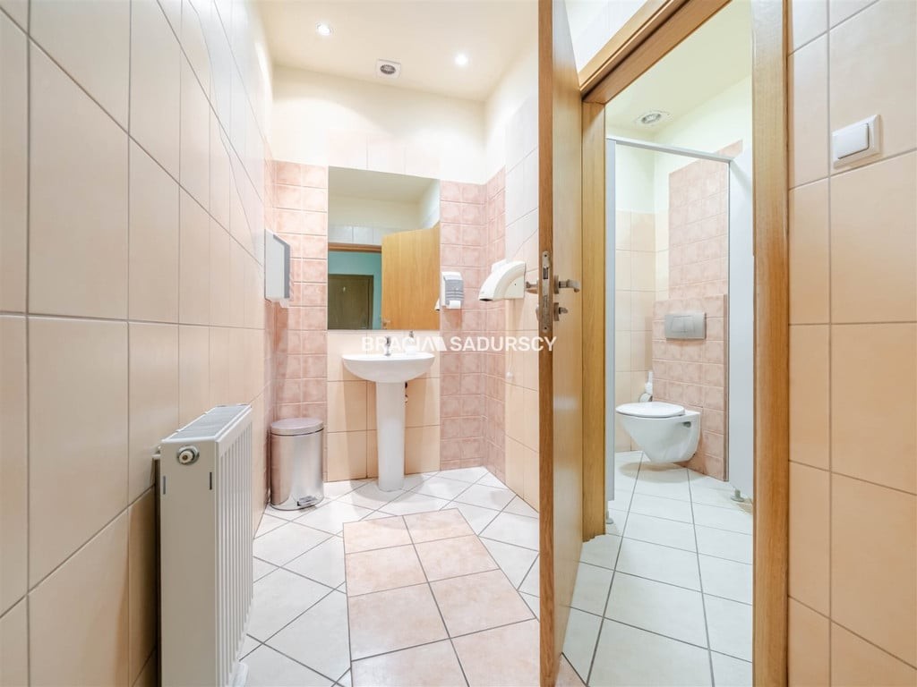 lokal biurowy w biurowcu 11 m² Pradnk Bialy - Więcej