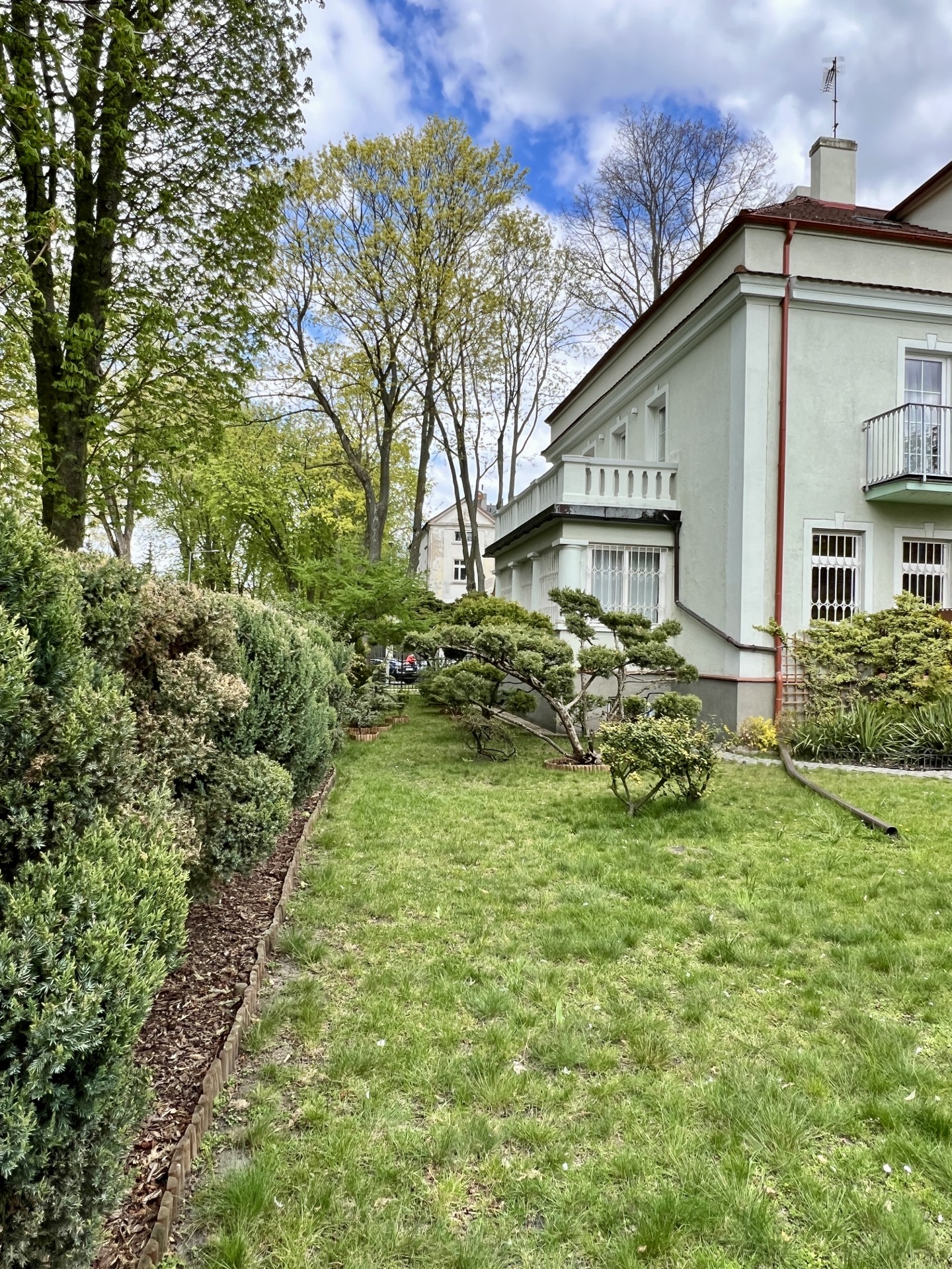 Wyjątkowe mieszkanie 125 m² z ogrodem przy Parku Solankowym będące całą kondygnacją Willi Słonecznej - Widok 2