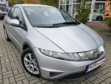 Honda Civic VIII Model 2007, zmieniarka płyt cd, kamera