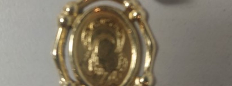 AKW> Złoty Medalik z Matką Boską i Dzieciątkiem-1