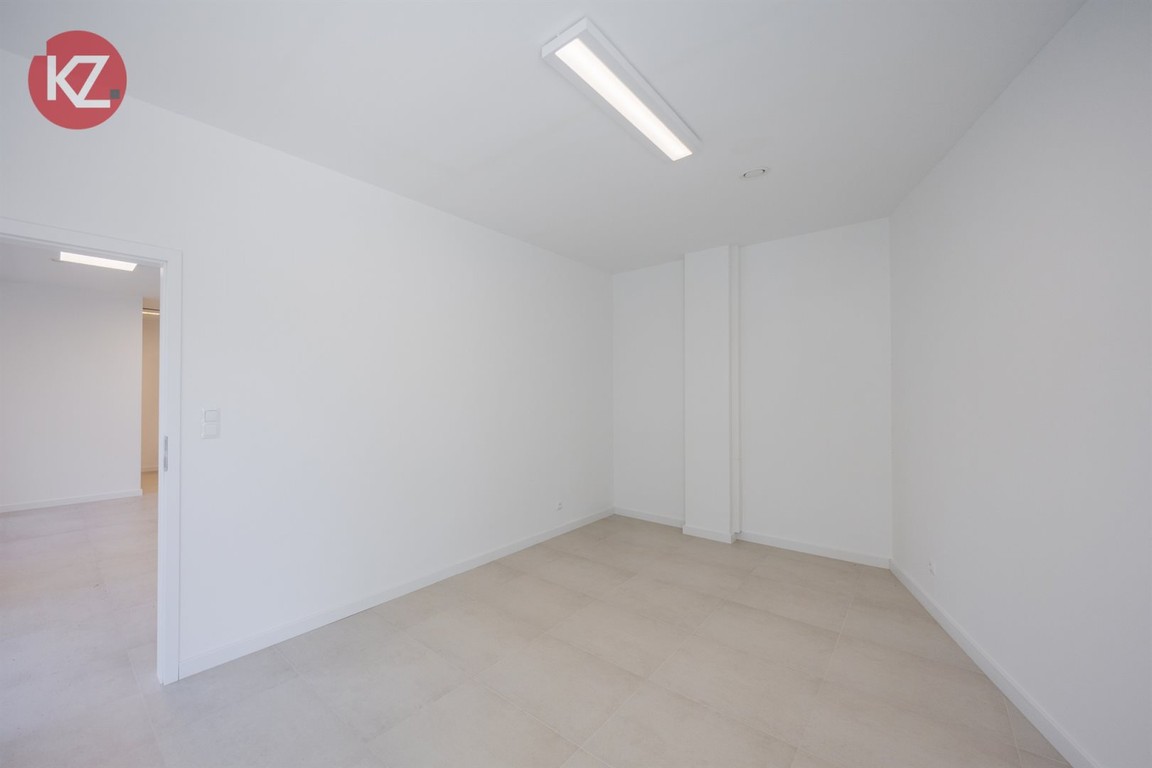 Komercyjne na sprzedaż, 61 m², 1 pomieszczenie Piła - Więcej